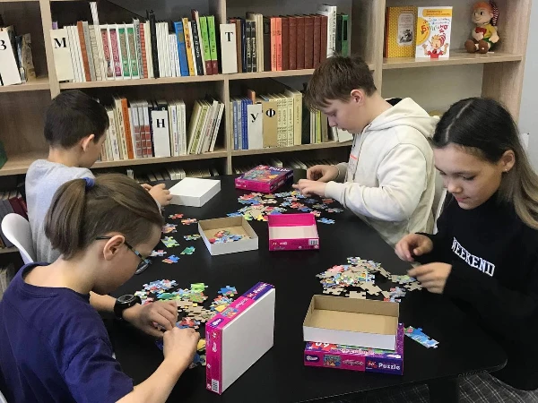 I открытый турнир по скоростной сборке пазлов «Один к одному»