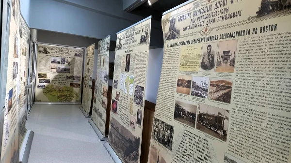 Передвижная выставка в библиотеке